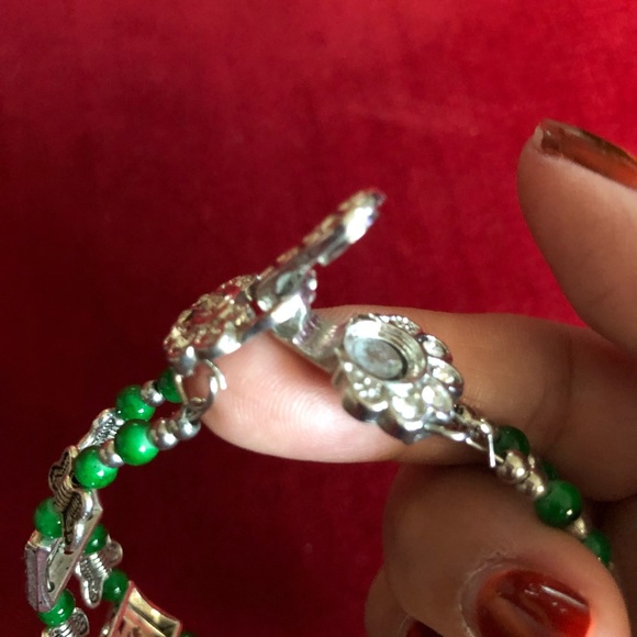 Beautiful ornate green and silver bangle bracelet - Picture 4 of 6